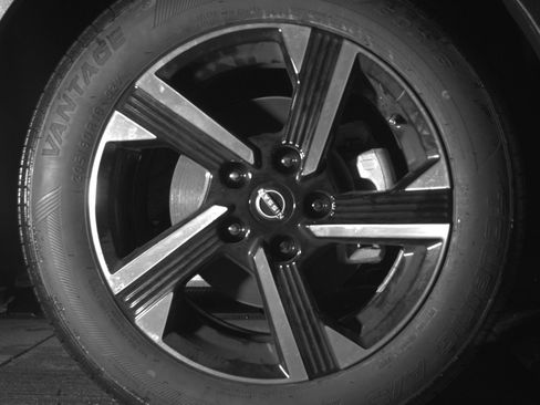 Used 2025 Nissan Sentra SV FWD image 13