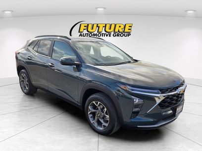 Used 2025 Chevrolet Trax LT w/ Driver Confidence Package