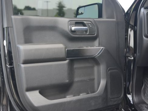 Used 2021 Chevrolet Silverado 1500 Custom Trail Boss w/ Midnight Edition AWD/4WD image 13
