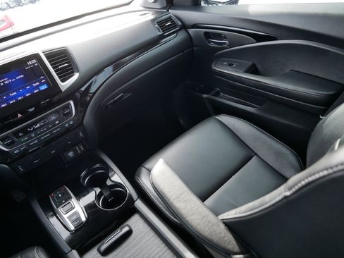 Used 2017 Honda Pilot Touring image 11