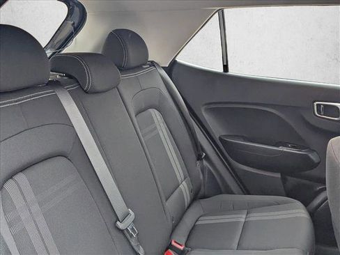 Used 2024 Hyundai Venue SEL image 18