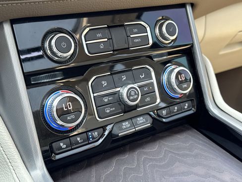 Used 2023 GMC Yukon Denali image 18