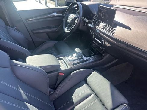 Used 2023 Audi SQ5 Prestige AWD/4WD image 6
