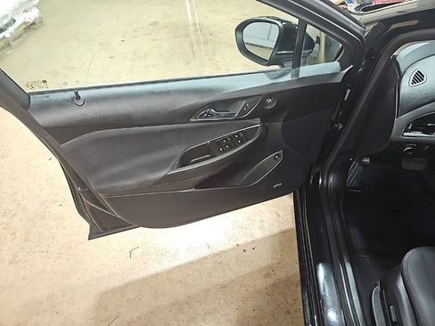 Used 2017 Chevrolet Cruze LT w/ Sun And Sound Package image 14