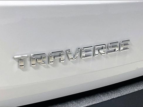 Used 2023 Chevrolet Traverse LT FWD image 39