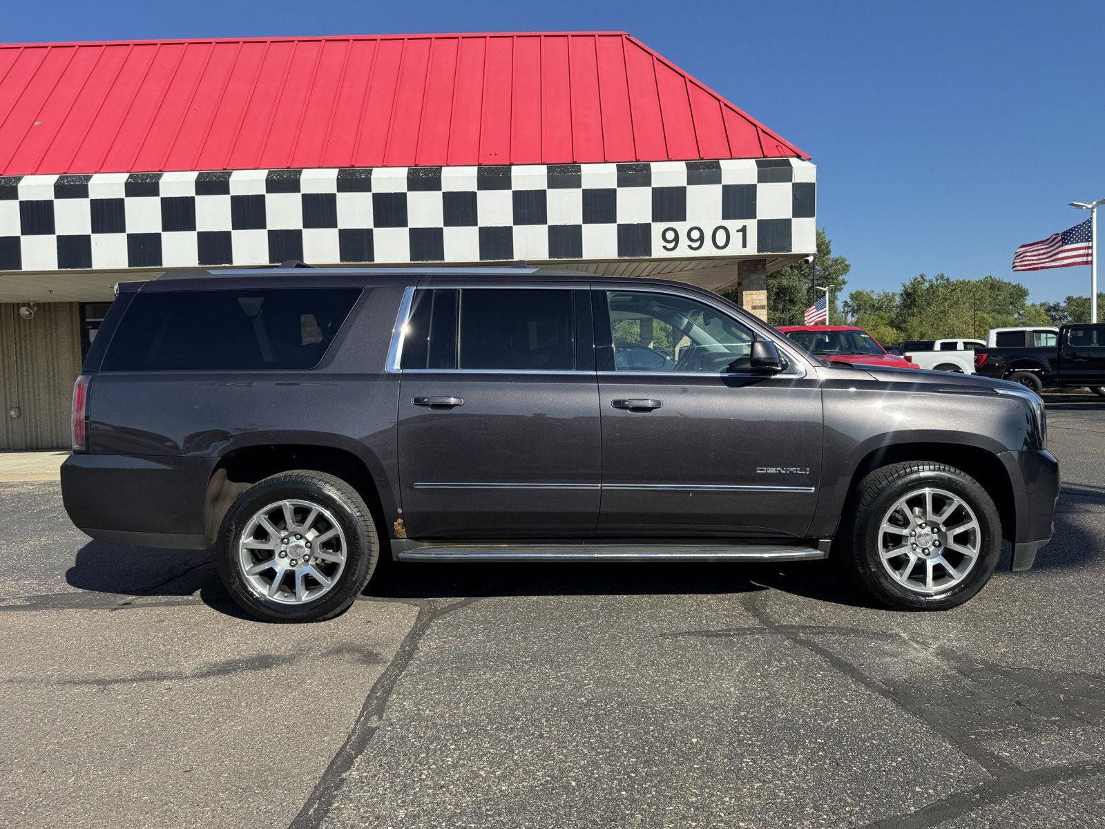 Used 2015 GMC Yukon XL Denali w/ Open Road Package AWD/4WD image 8