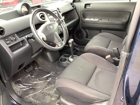Used 2004 Scion xB FWD image 23