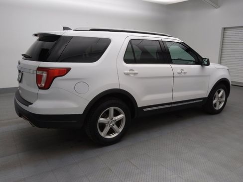 Used 2018 Ford Explorer XLT image 10