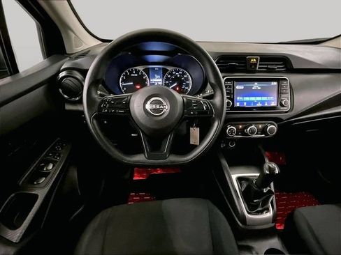 Used 2023 Nissan Versa S FWD image 5