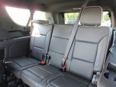 Certified 2023 GMC Yukon XL SLT AWD/4WD image 24