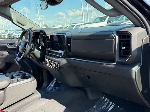 Used 2024 Chevrolet Silverado 1500 LT AWD/4WD image 16
