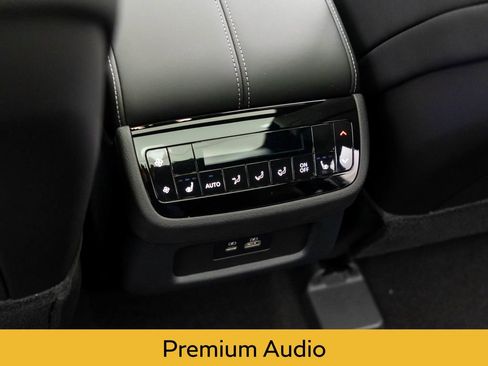 Certified 2025 INFINITI QX60 Luxe w/ Black Edition image 14