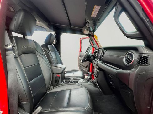 Used 2023 Jeep Wrangler Unlimited Sahara w/ Cold Weather Group AWD/4WD image 5