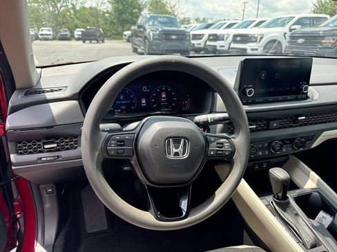 Used 2024 Honda Accord EX image 11