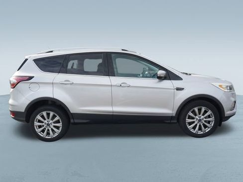 Used 2017 Ford Escape Titanium image 9