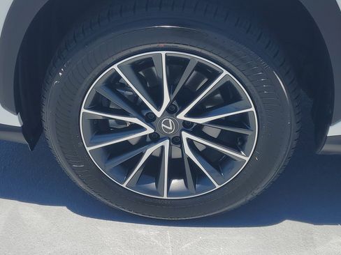 Certified 2024 Lexus NX 250 FWD w/ Towing Package (2000 Lbs) image 4