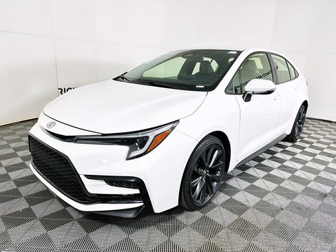 Used 2023 Toyota Corolla SE image 7