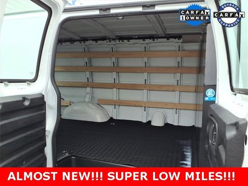 Used 2023 Chevrolet Express 2500 w/ Driver Convenience Package image 17