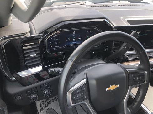 Used 2024 Chevrolet Silverado 2500 LT w/ Convenience Package image 18