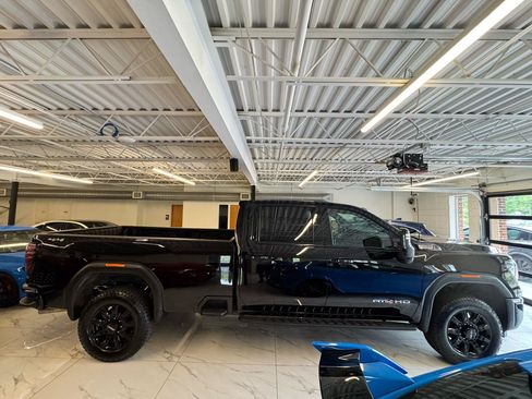 Used 2026 GMC Sierra 3500 AT4 w/ AT4 Premium Plus Package AWD/4WD image 4