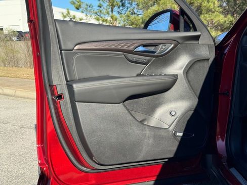 Used 2023 Buick Envision Avenir image 26