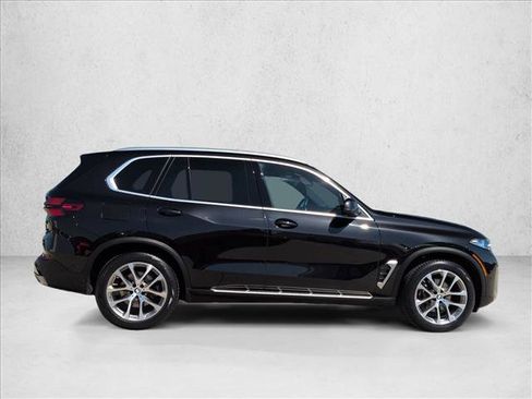 Used 2024 BMW X5 xDrive40i w/ Premium Package AWD/4WD image 4