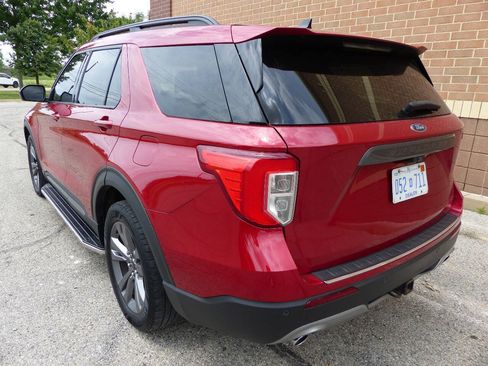 Used 2022 Ford Explorer XLT w/ Equipment Group 202A AWD/4WD image 7