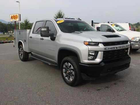Used 2023 Chevrolet Silverado 2500 Custom w/ Custom Value Package AWD/4WD image 2