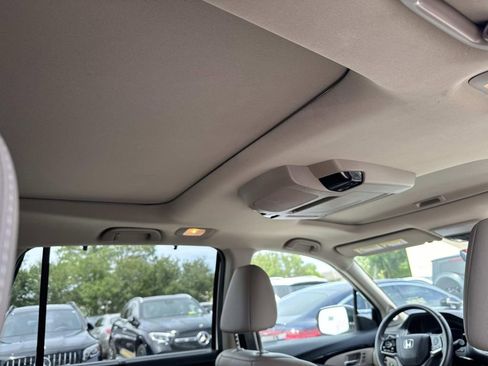 Used 2019 Honda Pilot Elite image 10