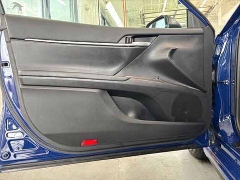 Used 2024 Toyota Camry SE w/ Cold Weather Package FWD image 10