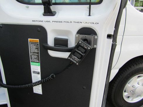 Used 2007 Ford E-350 and Econoline 350 Extended Super Duty image 7