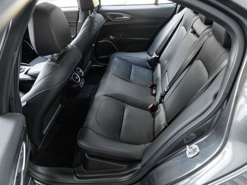 Used 2023 Alfa Romeo Giulia Sprint image 17