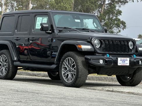 Used 2024 Jeep Wrangler High Altitude AWD/4WD image 7