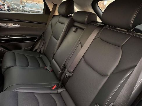 Used 2025 Genesis GV70 2.5T image 16