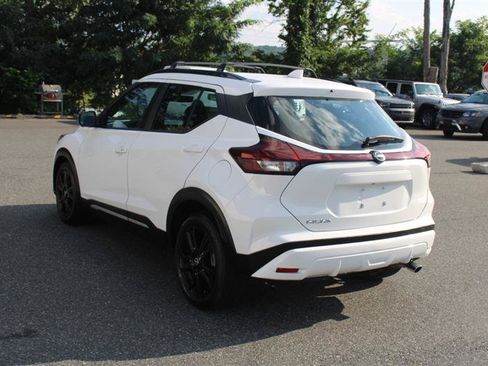 Used 2023 Nissan Kicks SR w/ Interior Electronics Package FWD image 6