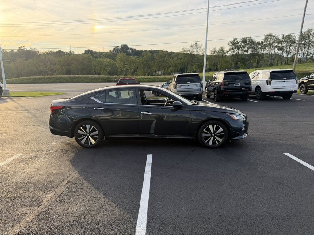 Used 2022 Nissan Altima 2.5 SV FWD image 7