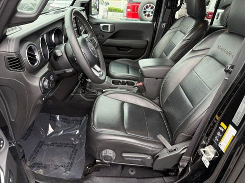 Used 2023 Jeep Wrangler Unlimited Sahara image 19