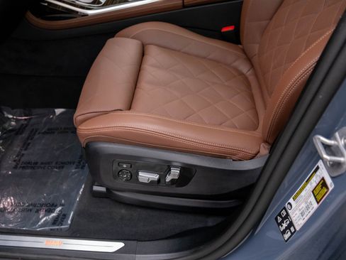 Certified 2025 BMW X7 xDrive40i w/ Premium Package image 14