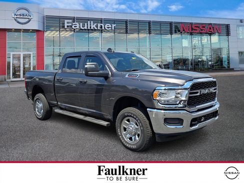 Used 2024 RAM 2500 Tradesman w/ Chrome Appearance Group AWD/4WD image 1
