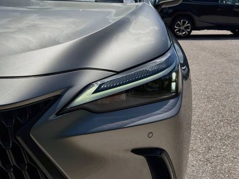 Used 2025 Lexus NX 250 FWD w/ Accessory Package (Z1) image 9