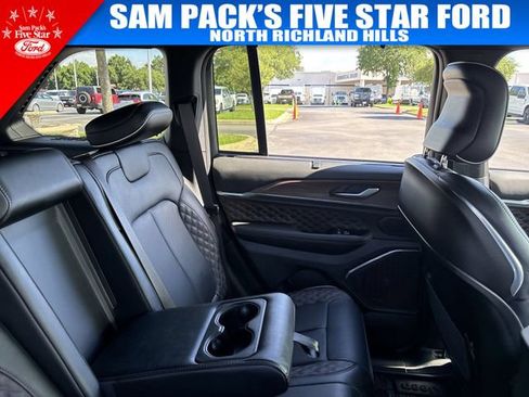 Used 2025 Jeep Grand Cherokee Summit w/ Adv Protech Group IV AWD/4WD image 16