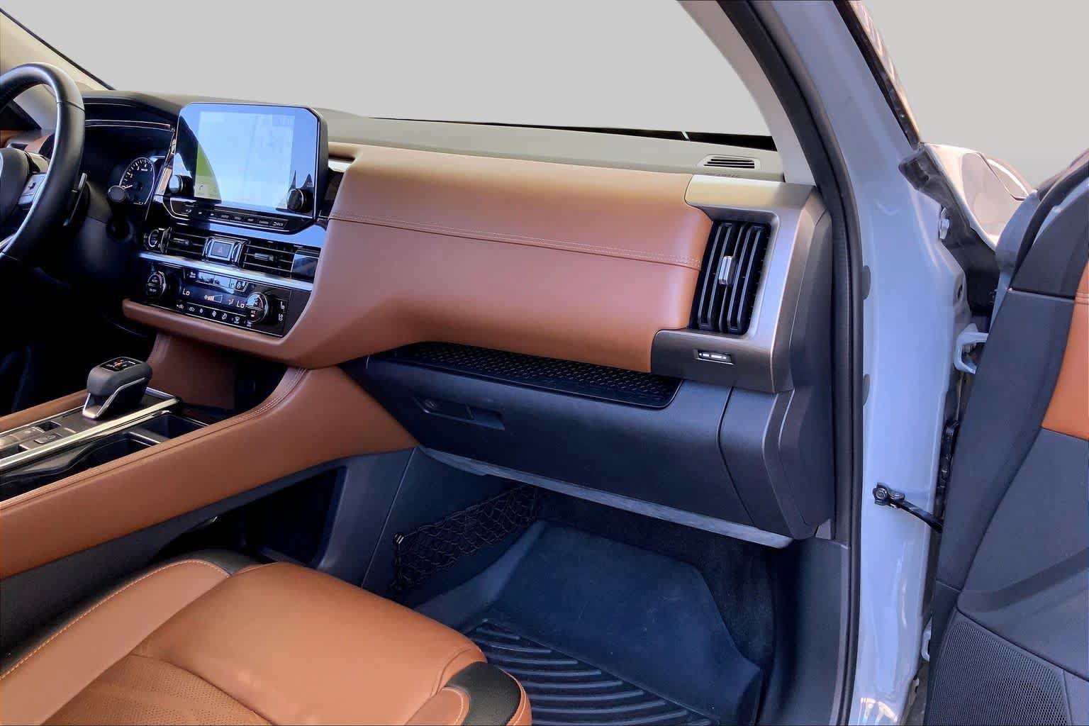Used 2022 Nissan Pathfinder Platinum w/ Lighting Package (N93) FWD image 19