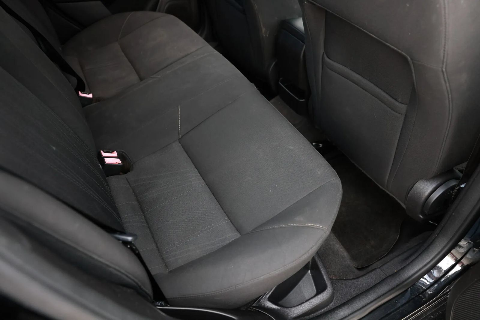 Used 2015 Ford Focus SE w/ SE Sport Package FWD image 22