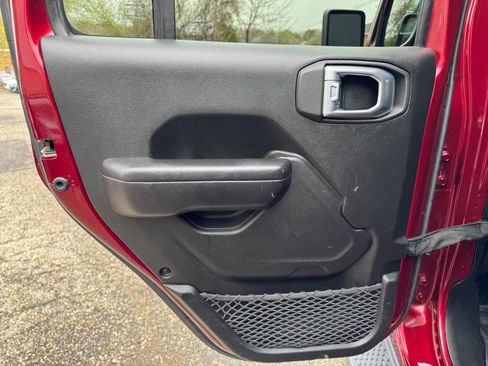 Used 2021 Jeep Wrangler Unlimited Sport AWD/4WD image 17