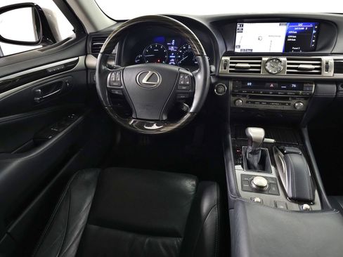 Used 2017 Lexus LS 460 AWD image 18