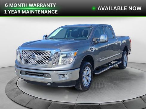 Used 2018 Nissan Titan SL image 1