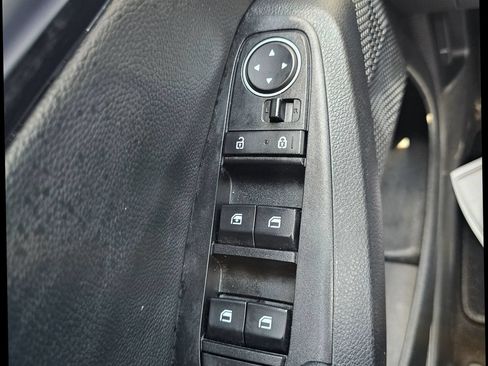 Used 2021 Kia Seltos S FWD image 16