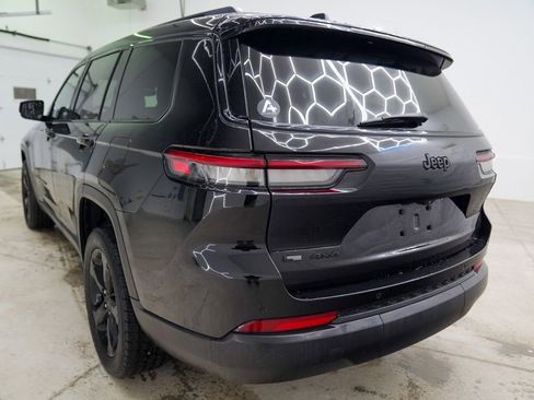 Used 2022 Jeep Grand Cherokee L Laredo image 4