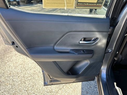 Used 2025 Nissan Kicks SR image 21