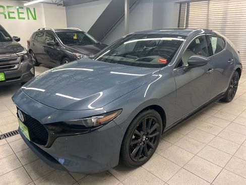 Used 2021 MAZDA MAZDA3 s image 3